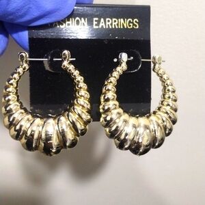 Women's Stunning Gold tone Hoop Design Drop Light Earrings,  1.5-inch drop